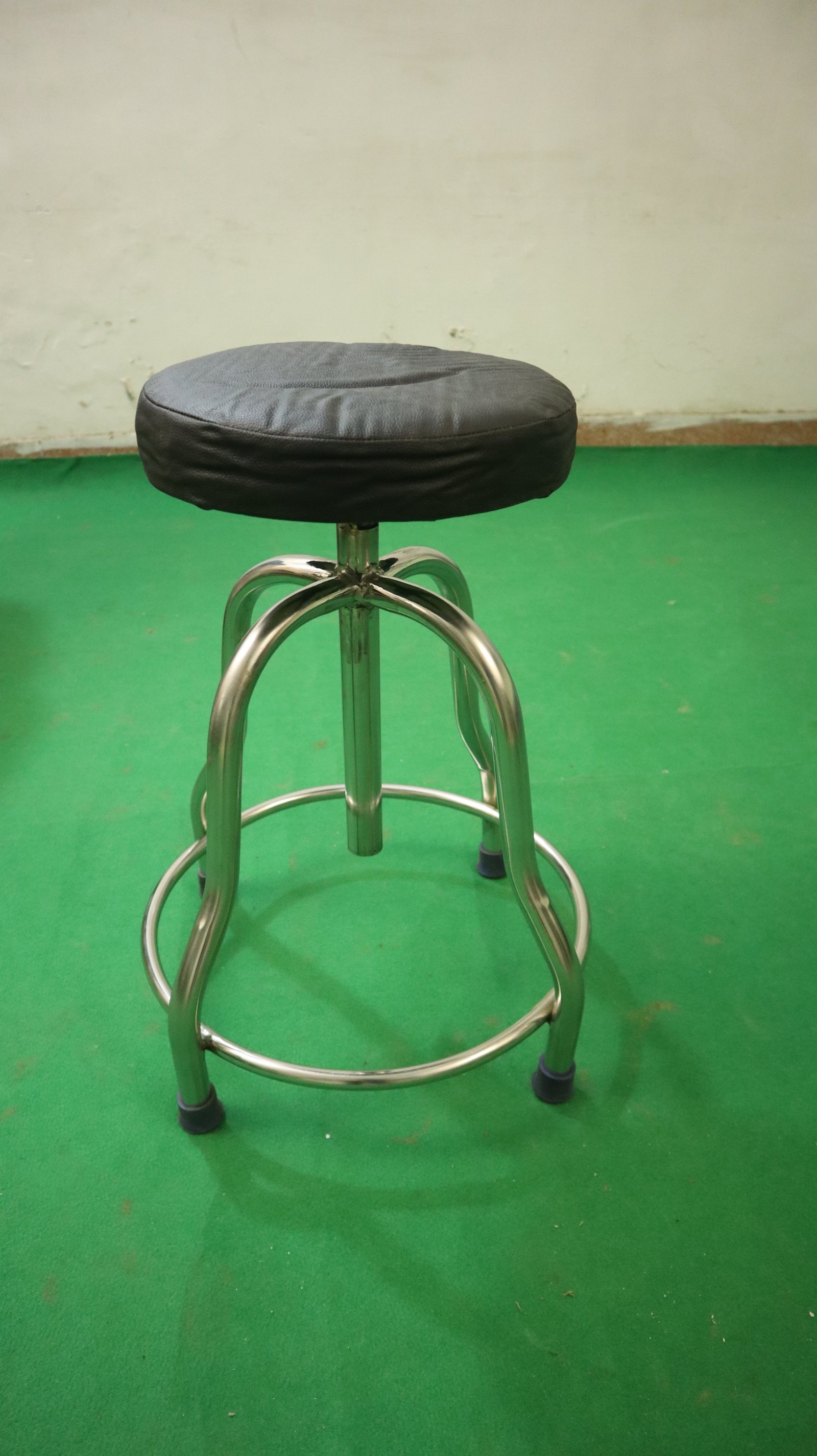 REVOLVING STOOL SS WITH FOAM