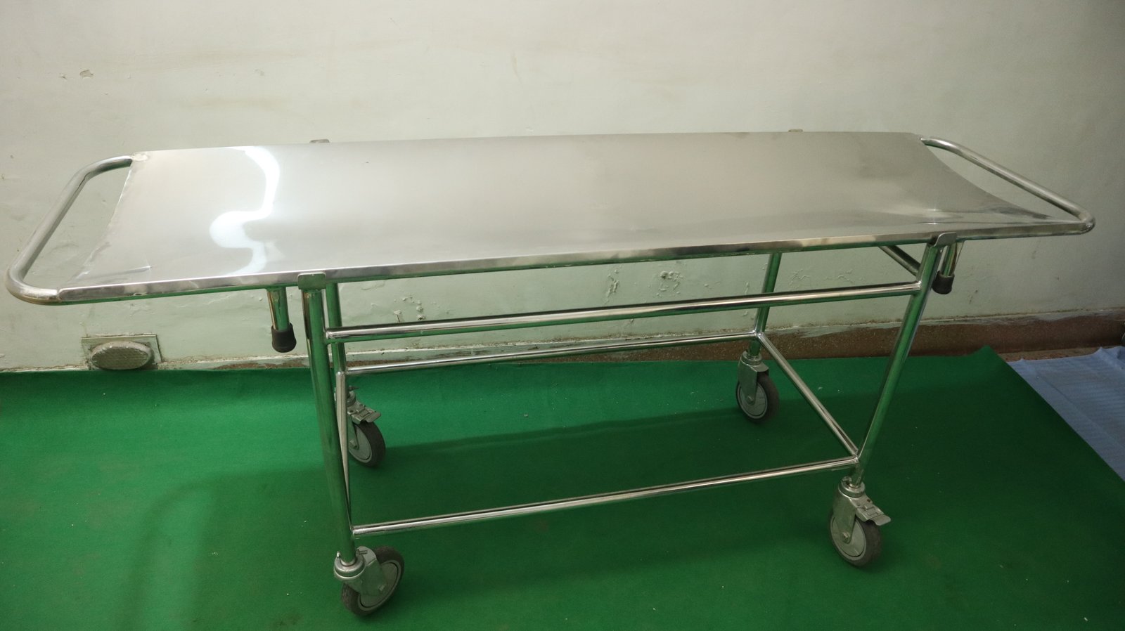 STRETCHER TROLLEY SS